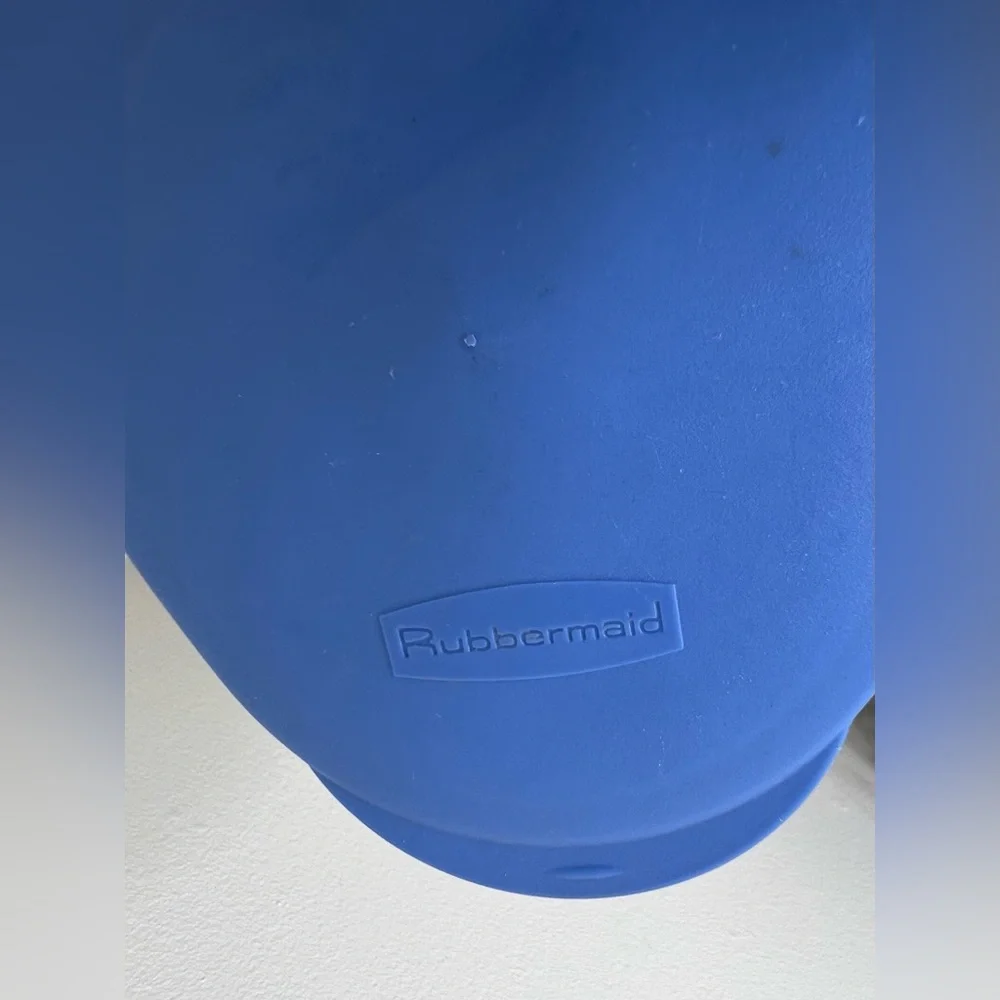 Rubbermaid Storage Container; Lid & Flap -1.5 Gallon